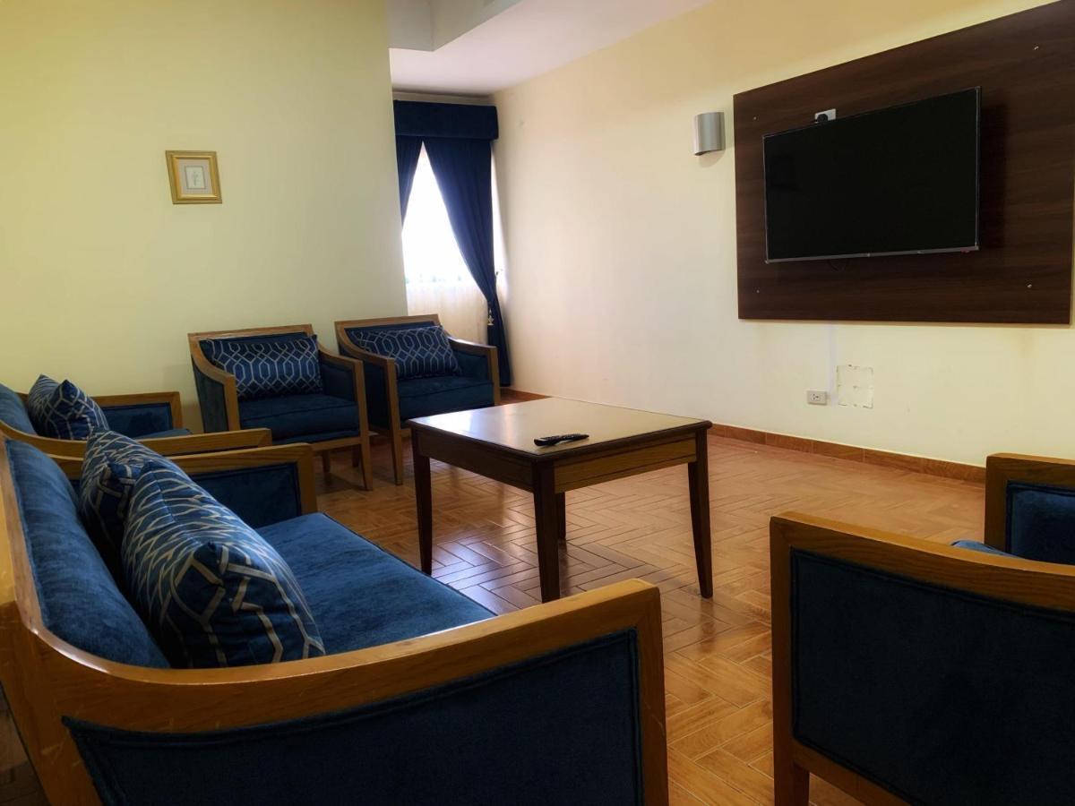 Mansour Plaza Hotel Apartments 담맘 외부 사진