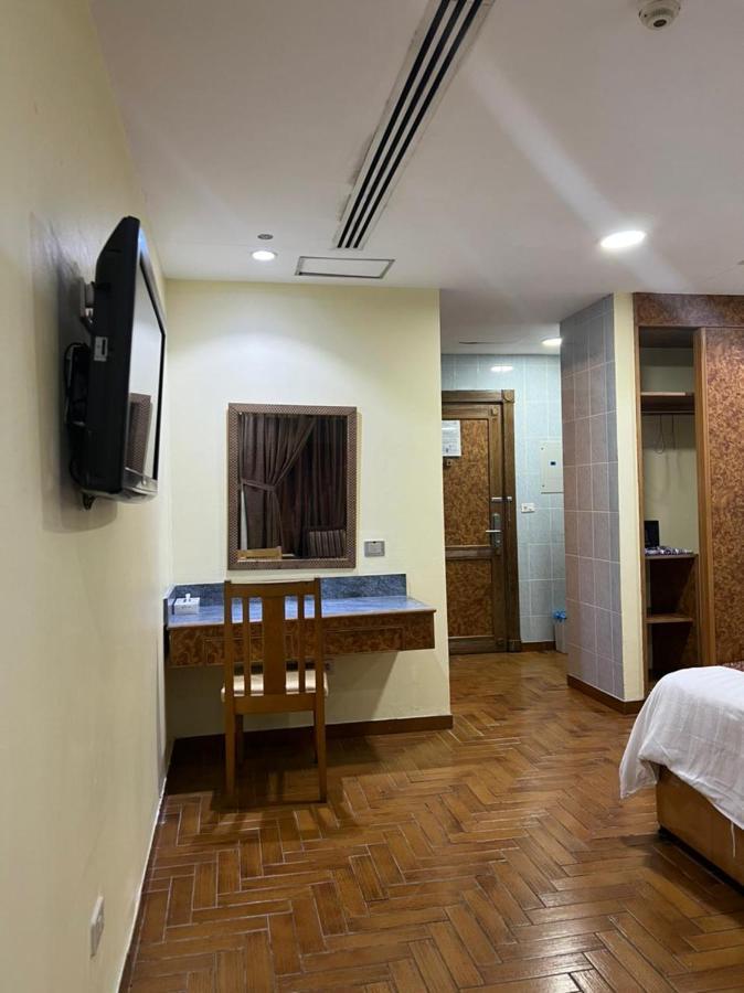 Mansour Plaza Hotel Apartments 담맘 외부 사진