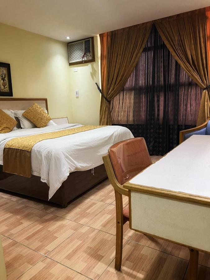 Mansour Plaza Hotel Apartments 담맘 외부 사진