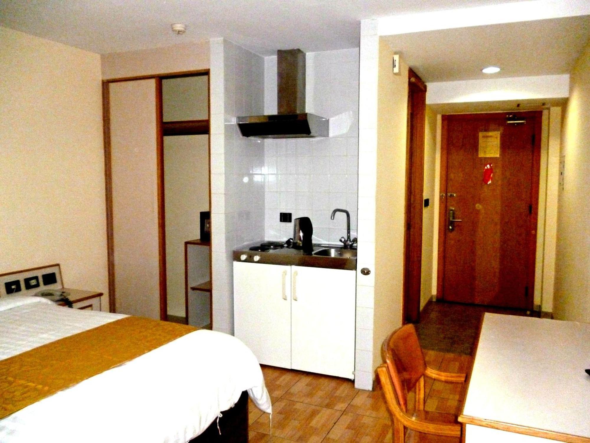 Mansour Plaza Hotel Apartments 담맘 객실 사진
