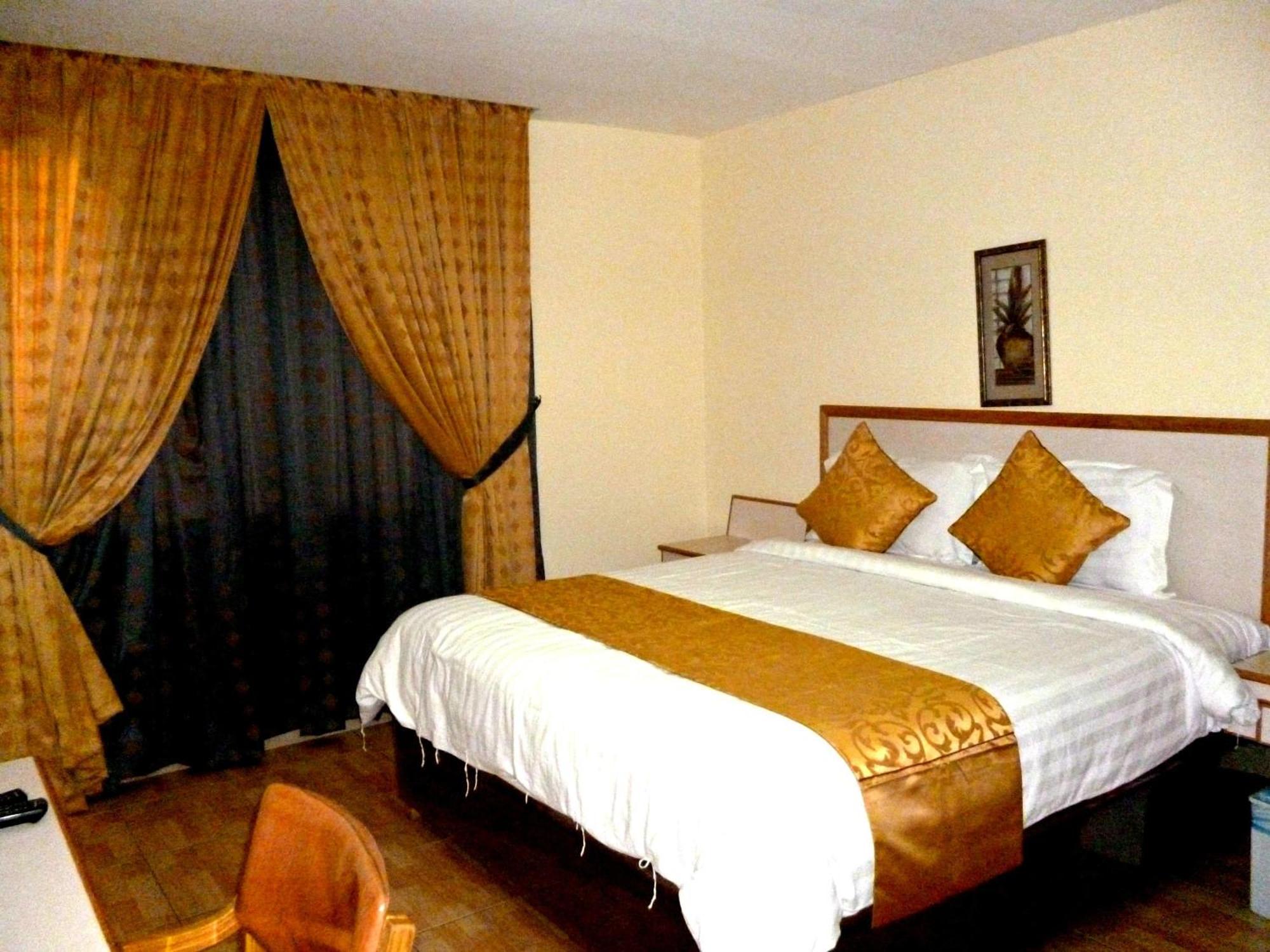 Mansour Plaza Hotel Apartments 담맘 객실 사진