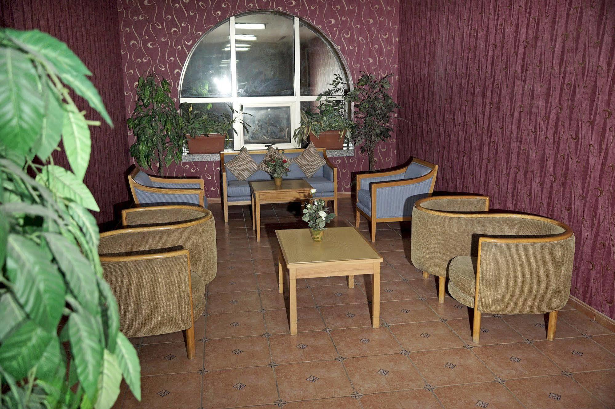 Mansour Plaza Hotel Apartments 담맘 외부 사진