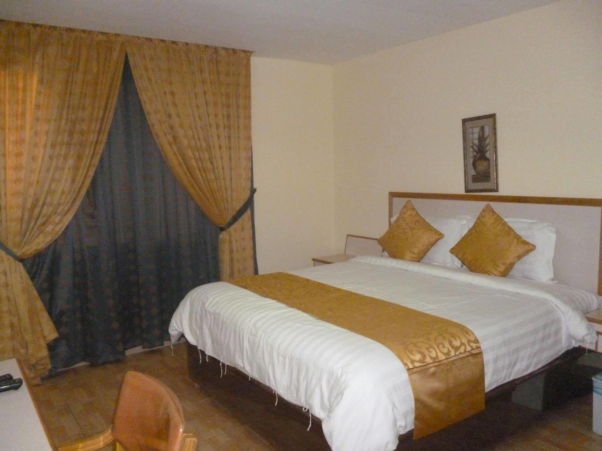 Mansour Plaza Hotel Apartments 담맘 외부 사진