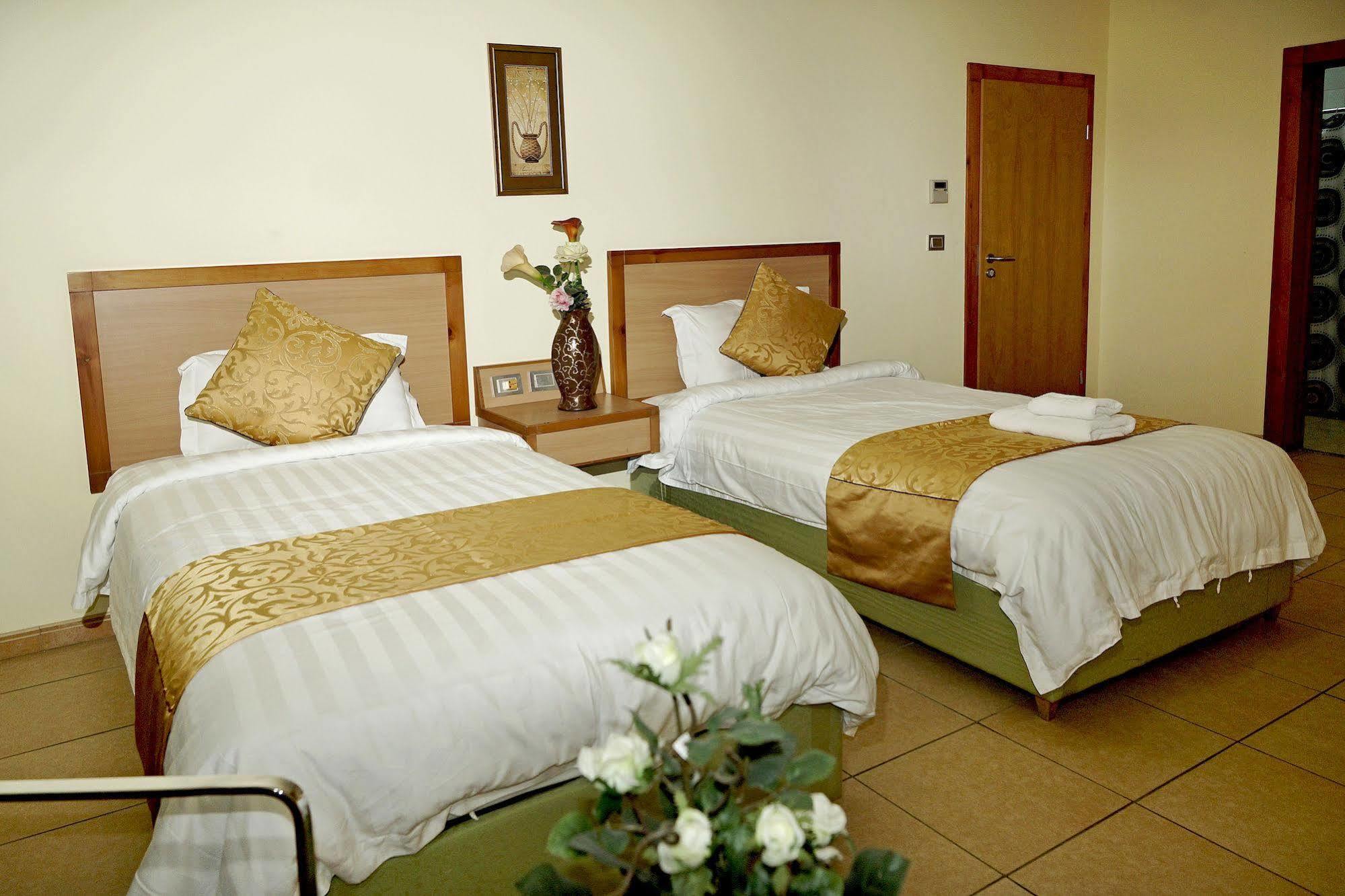 Mansour Plaza Hotel Apartments 담맘 외부 사진
