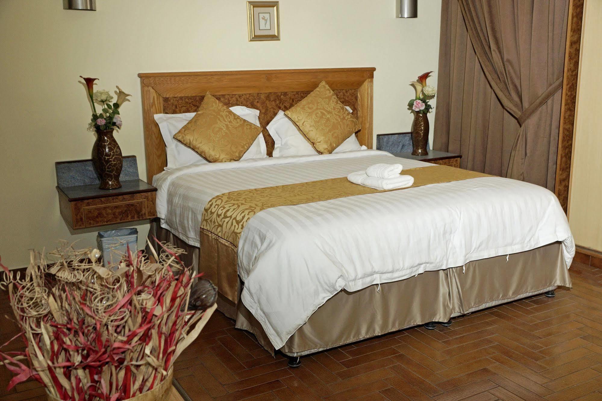 Mansour Plaza Hotel Apartments 담맘 외부 사진