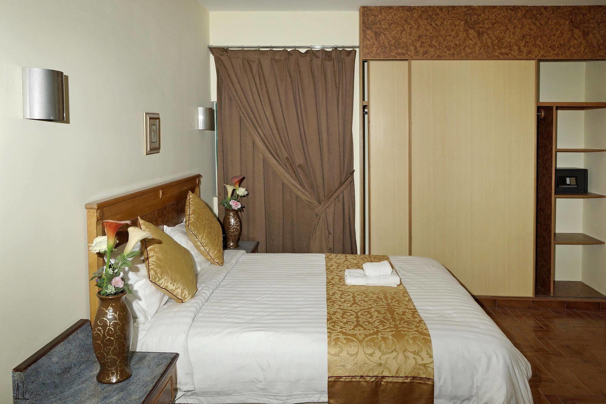 Mansour Plaza Hotel Apartments 담맘 외부 사진